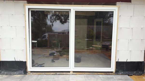 Grote foto voorraad 2 delige schuifpuien wit kunststof doe het zelf en verbouw kozijnen en schuifpuien