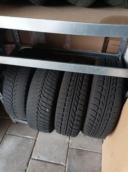 Grote foto winterbanden auto onderdelen banden en velgen