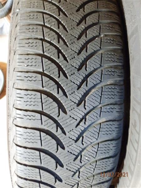 Grote foto winterbanden met velg auto onderdelen banden en velgen