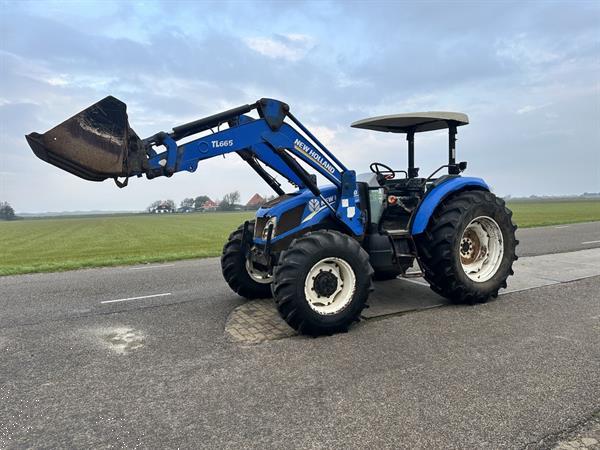 Grote foto new holland td5.100 agrarisch tractoren
