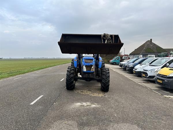 Grote foto new holland td5.100 agrarisch tractoren