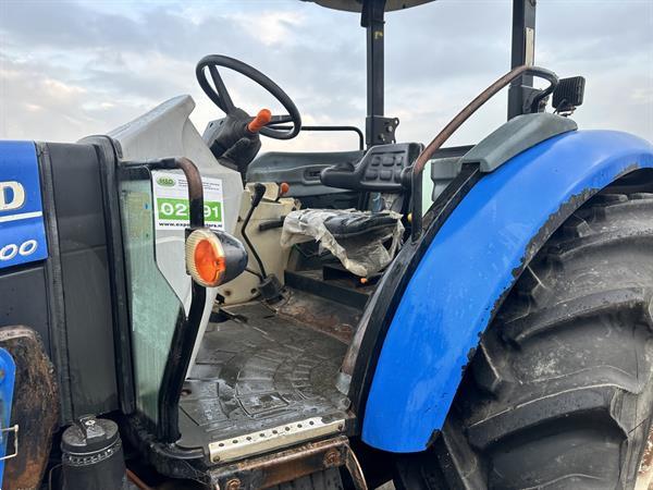 Grote foto new holland td5.100 agrarisch tractoren