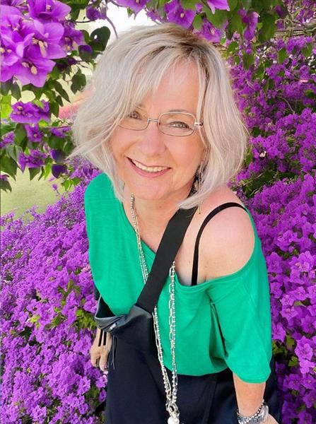 Grote foto dame van 60 zoekt goed gezelschap contacten en berichten vrouw zoekt man
