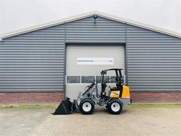 Grote foto giant g1500 minishovel kniklader nieuw hoge mast agrarisch shovels