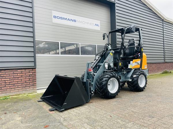 Grote foto giant g1500 minishovel kniklader nieuw hoge mast agrarisch shovels