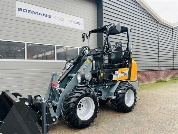Grote foto giant g1500 minishovel kniklader nieuw hoge mast agrarisch shovels