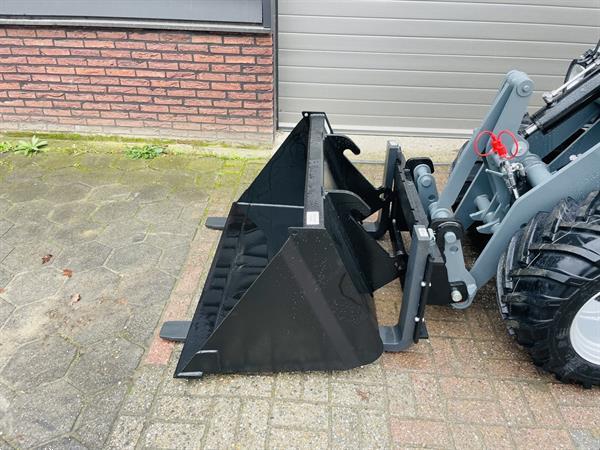 Grote foto giant g1500 minishovel kniklader nieuw hoge mast agrarisch shovels