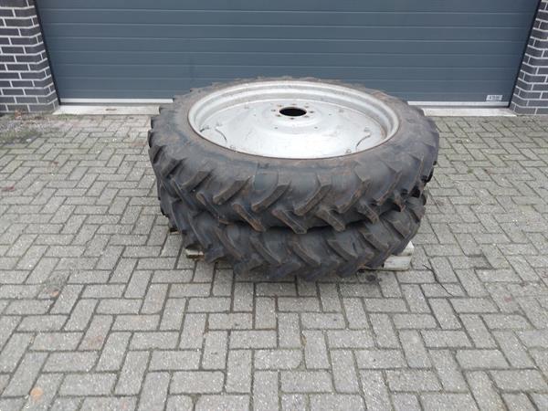 Grote foto cultuurwielen 270 95 r42 11.2 r42 massey ferguson agrarisch wielen