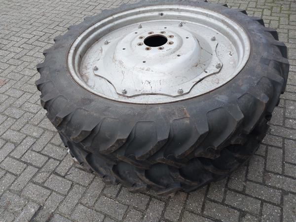 Grote foto cultuurwielen 270 95 r42 11.2 r42 massey ferguson agrarisch wielen