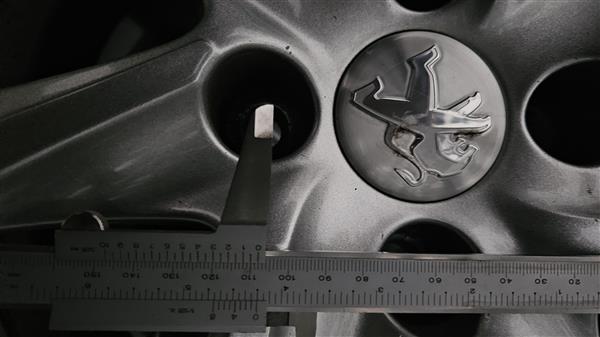 Grote foto peugeot 208 zomerbanden op lichtmetalen velgen auto onderdelen banden en velgen