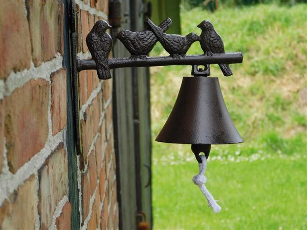 Grote foto deurbel met vogeltjes gietijzer bel met koord tuin en terras tuindecoratie