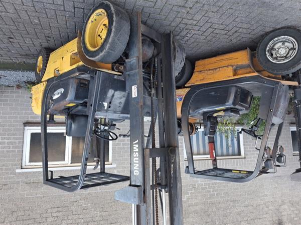 Grote foto samsung 2 5 ton lpg en 3 ton diesel triplo shift heftruck agrarisch heftrucks