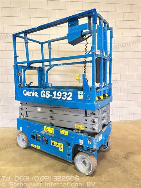 Grote foto genie gs1932 hoogwerker gs 1932 schaarhoogwerker doe het zelf en verbouw hoogwerkers