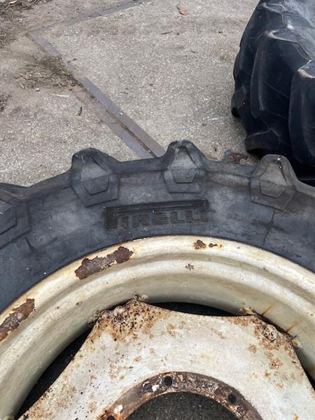 Grote foto trekkerband met velg set 380 70 r28 tm 700 nr.6 agrarisch tuinbouw