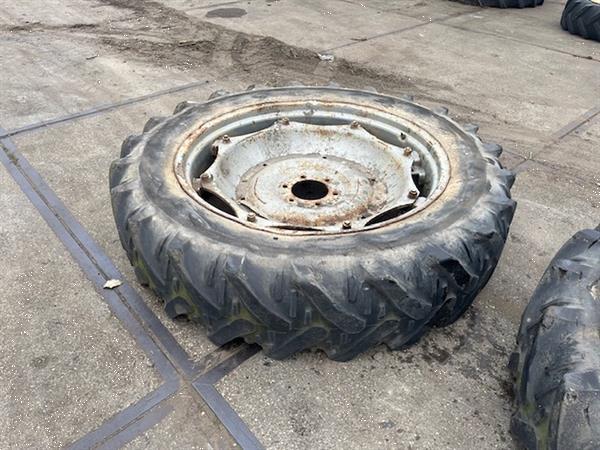 Grote foto trekkerband met velg set 13.6 r38 nr.9 agrarisch tuinbouw