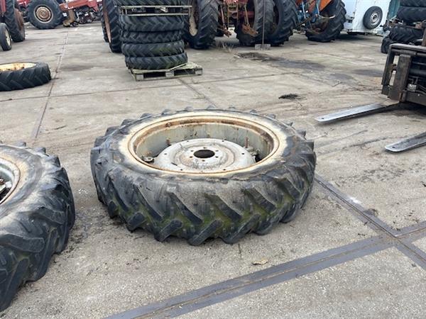 Grote foto trekkerband met velg set 13.6 r38 nr.9 agrarisch tuinbouw