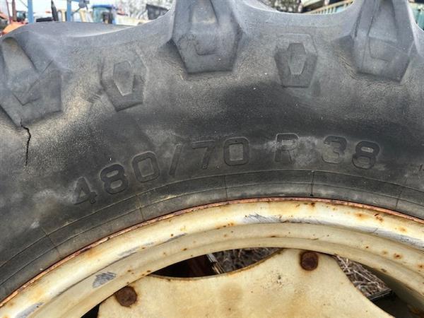 Grote foto trekkerband met velg set 480 70 r38 tm 700 nr.8 agrarisch wielen