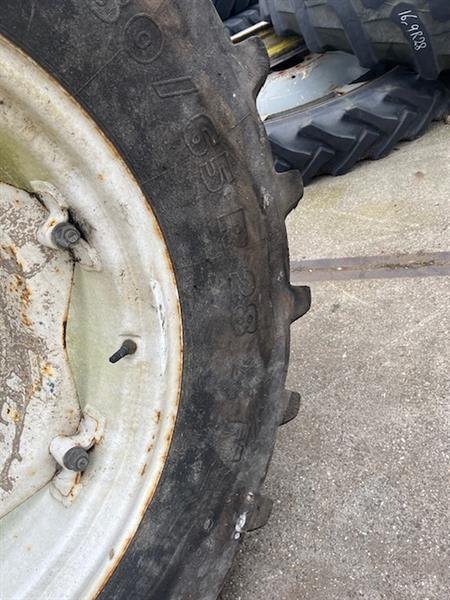 Grote foto trekkerband met velg set 480 65 r28 nr.10 agrarisch wielen
