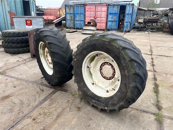 Grote foto trekkerband met velg set 480 65 r28 nr.10 agrarisch wielen