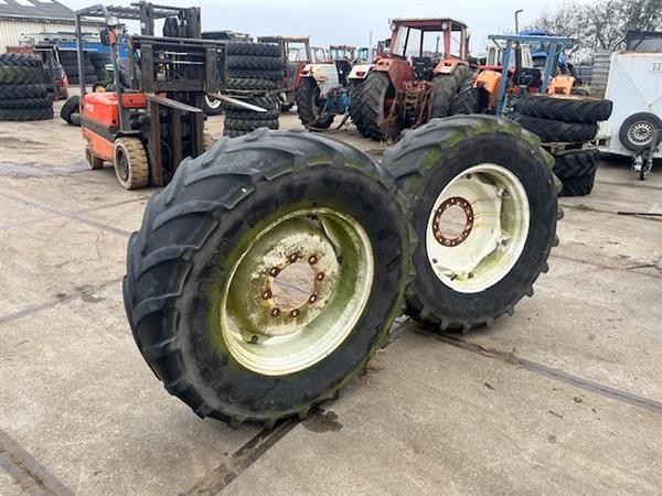 Grote foto trekkerband met velg set 480 65 r28 nr.10 agrarisch wielen