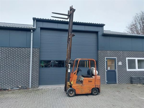 Grote foto yale heftruck 2 ton lpg agrarisch heftrucks