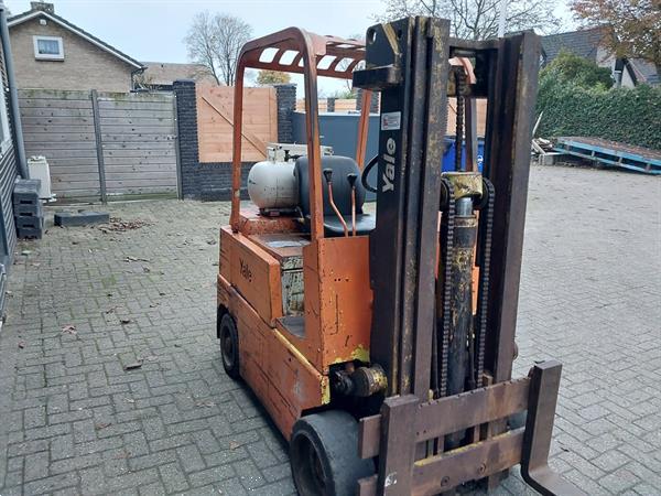 Grote foto yale heftruck 2 ton lpg agrarisch heftrucks