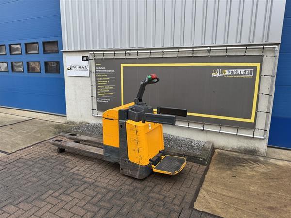 Grote foto vs 21907 elektrische palletwagen jungheinirch ere120 vorken 1400mm doe het zelf en verbouw hefwerktuigen