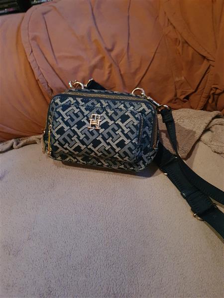 Grote foto tommy hilfiger damestas hangtas kleding dames damestassen