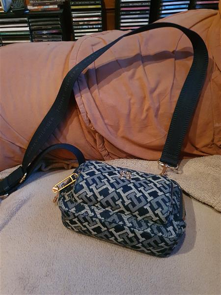 Grote foto tommy hilfiger damestas hangtas kleding dames damestassen