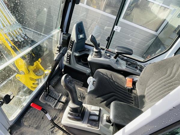 Grote foto neuson ez26 minigraver demo 2024 sloop sorteer functie doe het zelf en verbouw kranen en graafmachines