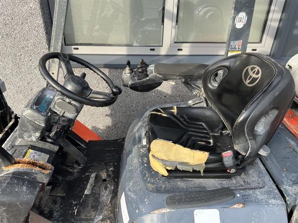Grote foto toyota 42 7fgf25 heftruck toyota 42 7fg25 duplo 500 sideshift vorkversteller lpg 2011 agrarisch heftrucks