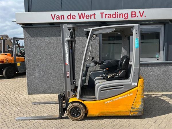 Grote foto jungheinrich heftruck jungheinrich efg216k triplo 470 freelift sideshift keuring 12 2025 agrarisch heftrucks