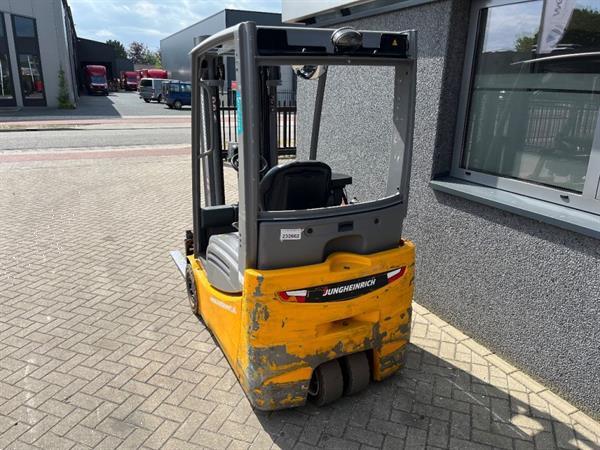 Grote foto jungheinrich heftruck jungheinrich efg216k triplo 470 freelift sideshift keuring 12 2025 agrarisch heftrucks
