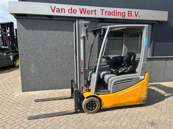 Grote foto jungheinrich heftruck jungheinrich efg216k triplo 470 freelift sideshift keuring 12 2025 agrarisch heftrucks