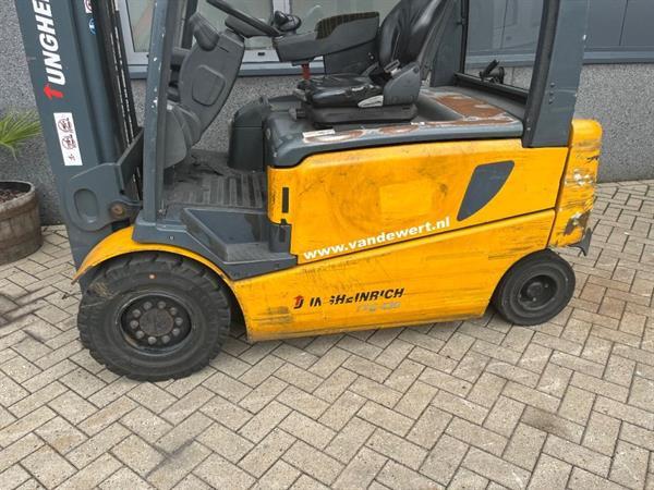 Grote foto jungheinrich efg430 duplo450 sidehift 2010 efg430 agrarisch heftrucks