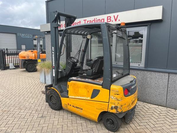 Grote foto jungheinrich efg430 duplo450 sidehift 2010 efg430 agrarisch heftrucks
