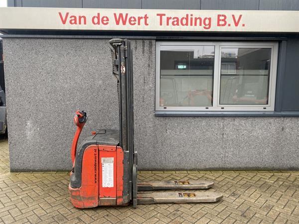 Grote foto linde heftruck stapelaar linde l14 triplo450 initiaal heffing accu2017 doe het zelf en verbouw hefwerktuigen