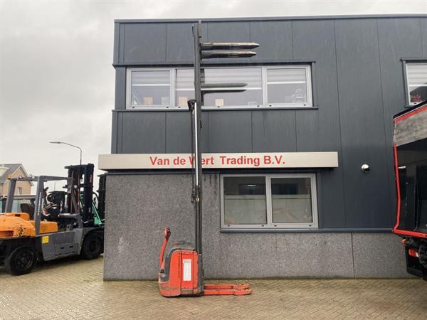 Grote foto linde heftruck stapelaar linde l14 triplo450 initiaal heffing accu2017 doe het zelf en verbouw hefwerktuigen