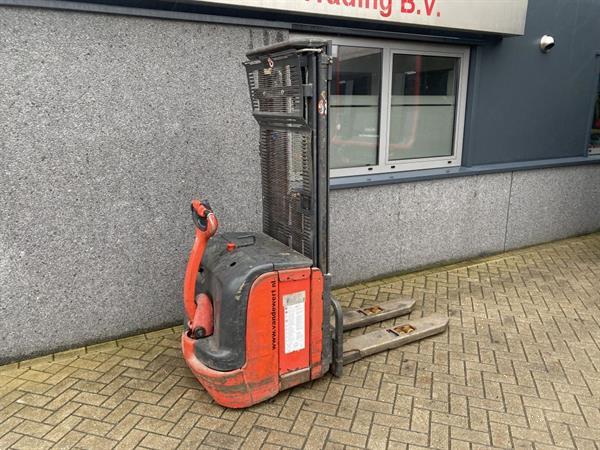 Grote foto linde heftruck stapelaar linde l14 triplo450 initiaal heffing accu2017 doe het zelf en verbouw hefwerktuigen