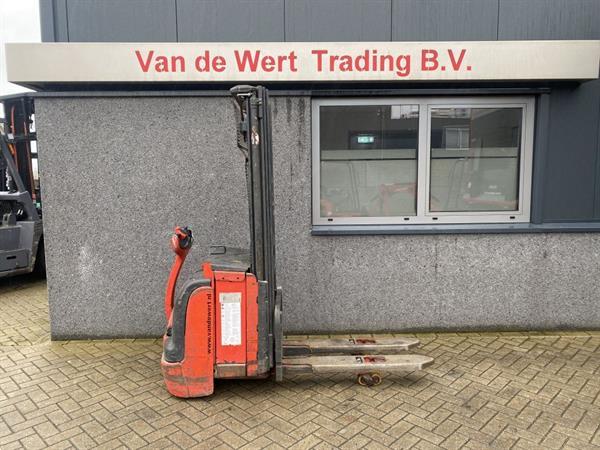 Grote foto linde heftruck stapelaar linde l14 triplo450 initiaal heffing accu2017 doe het zelf en verbouw hefwerktuigen