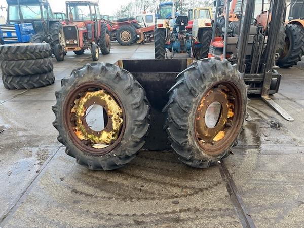 Grote foto trekkerband met velg set 11.2 r28 nr.14 agrarisch wielen