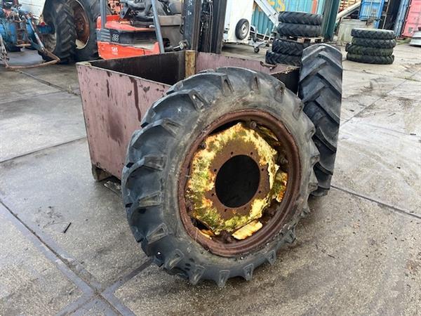 Grote foto trekkerband met velg set 11.2 r28 nr.14 agrarisch wielen