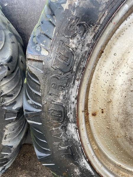 Grote foto trekkerband met velg set 230 95 r32 nr.16 agrarisch wielen