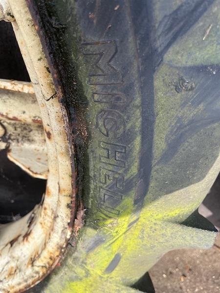 Grote foto trekkerband met velg set 9.5 r36 nr.18 agrarisch wielen