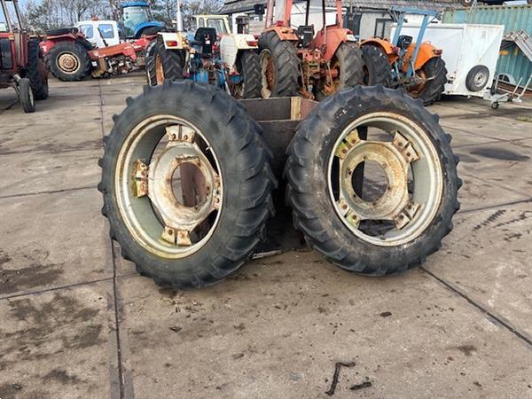 Grote foto trekkerband met velg set 11.2 r32 nr 20 agrarisch wielen