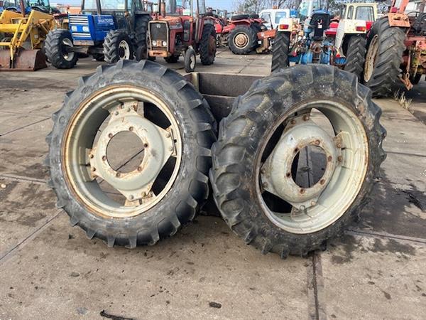 Grote foto trekkerband met velg set 11.2 r32 nr 20 agrarisch wielen