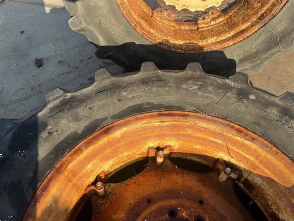 Grote foto trekkerband met velg set 460.85 r38 nr.22 agrarisch wielen