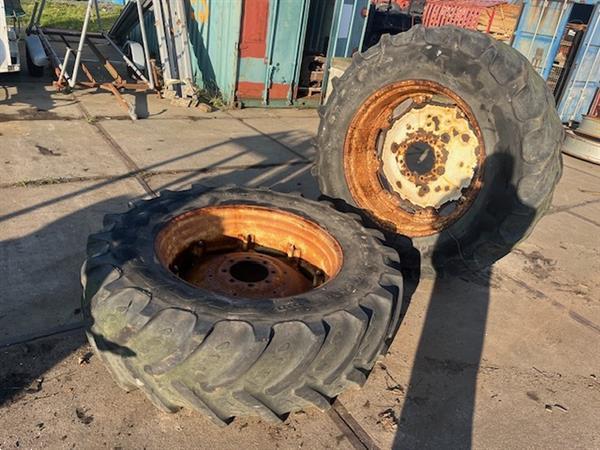 Grote foto trekkerband met velg set 460.85 r38 nr.22 agrarisch wielen