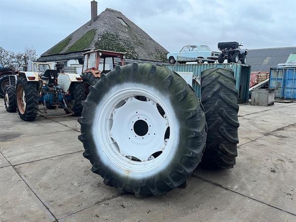 Grote foto trekkerband met velg set 520.70 r38 nr.25 agrarisch tuinbouw