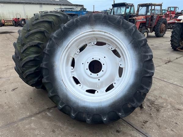 Grote foto trekkerband met velg set 520.70 r38 nr.25 agrarisch tuinbouw